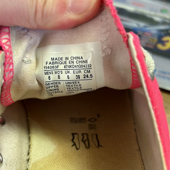 Converse - Picture 2 of 4